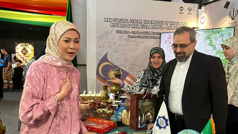 Welcoming Iranian handicrafts in East Malaysia Sarawak 